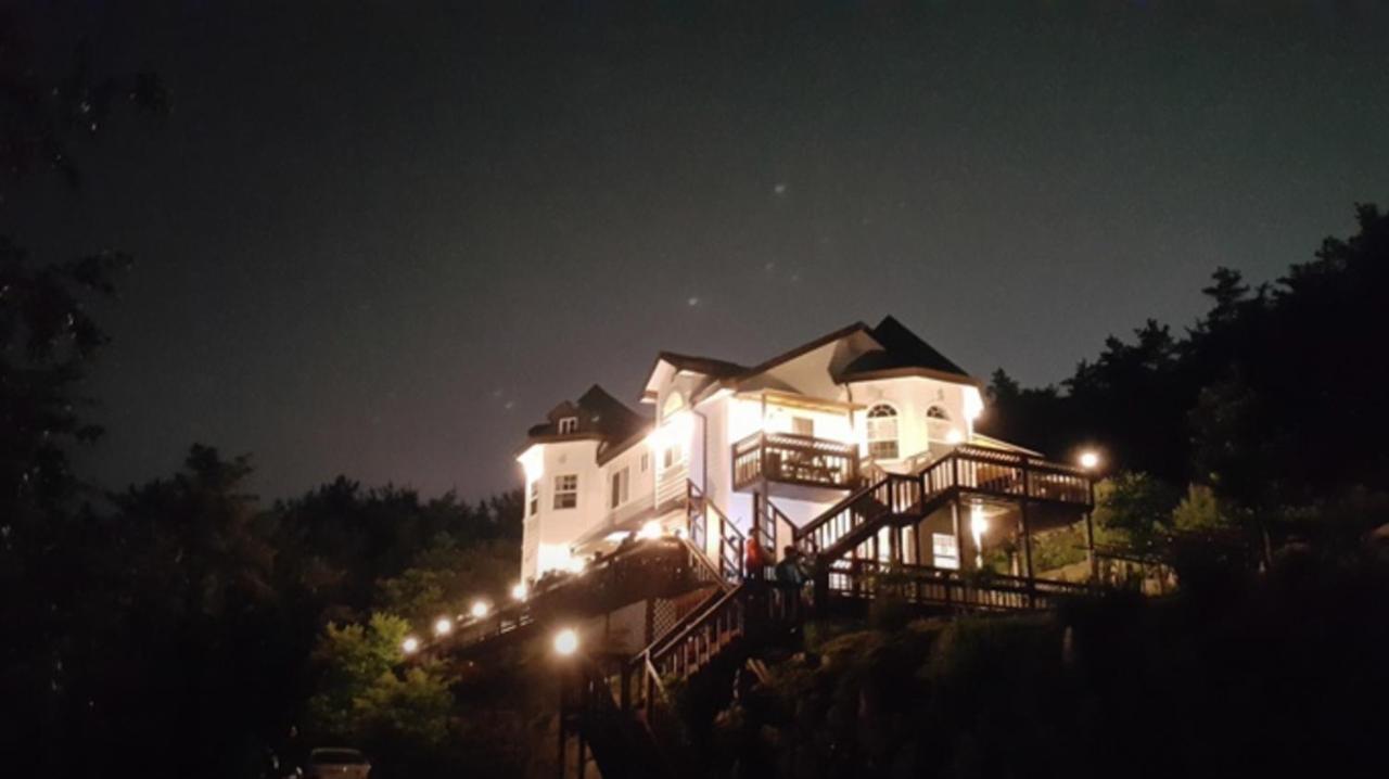 Another World Pension Gyeongju Ngoại thất bức ảnh