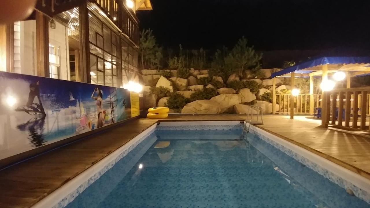 Another World Pension Gyeongju Ngoại thất bức ảnh