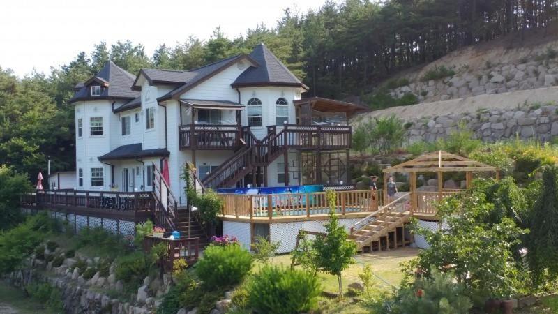Another World Pension Gyeongju Ngoại thất bức ảnh
