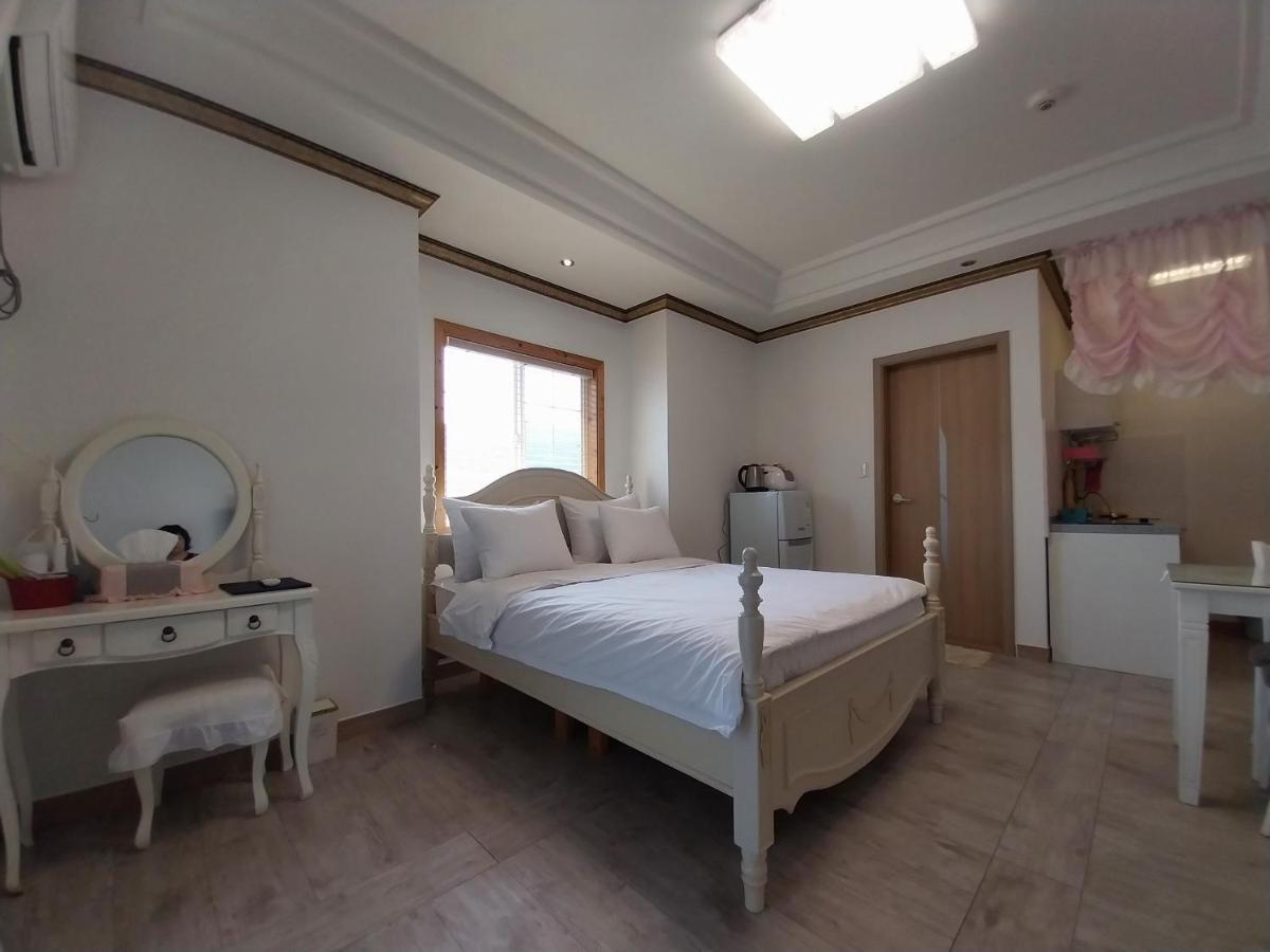 Another World Pension Gyeongju Ngoại thất bức ảnh