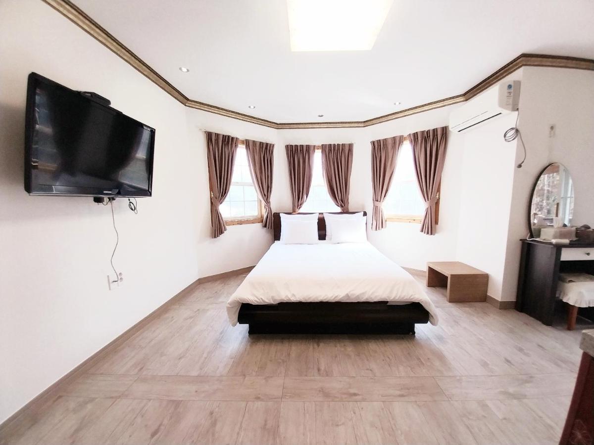 Another World Pension Gyeongju Ngoại thất bức ảnh