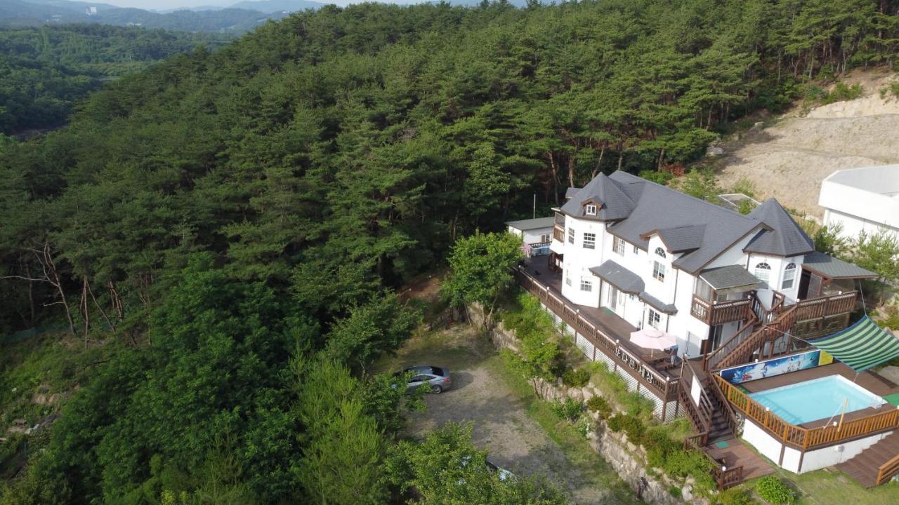 Another World Pension Gyeongju Ngoại thất bức ảnh