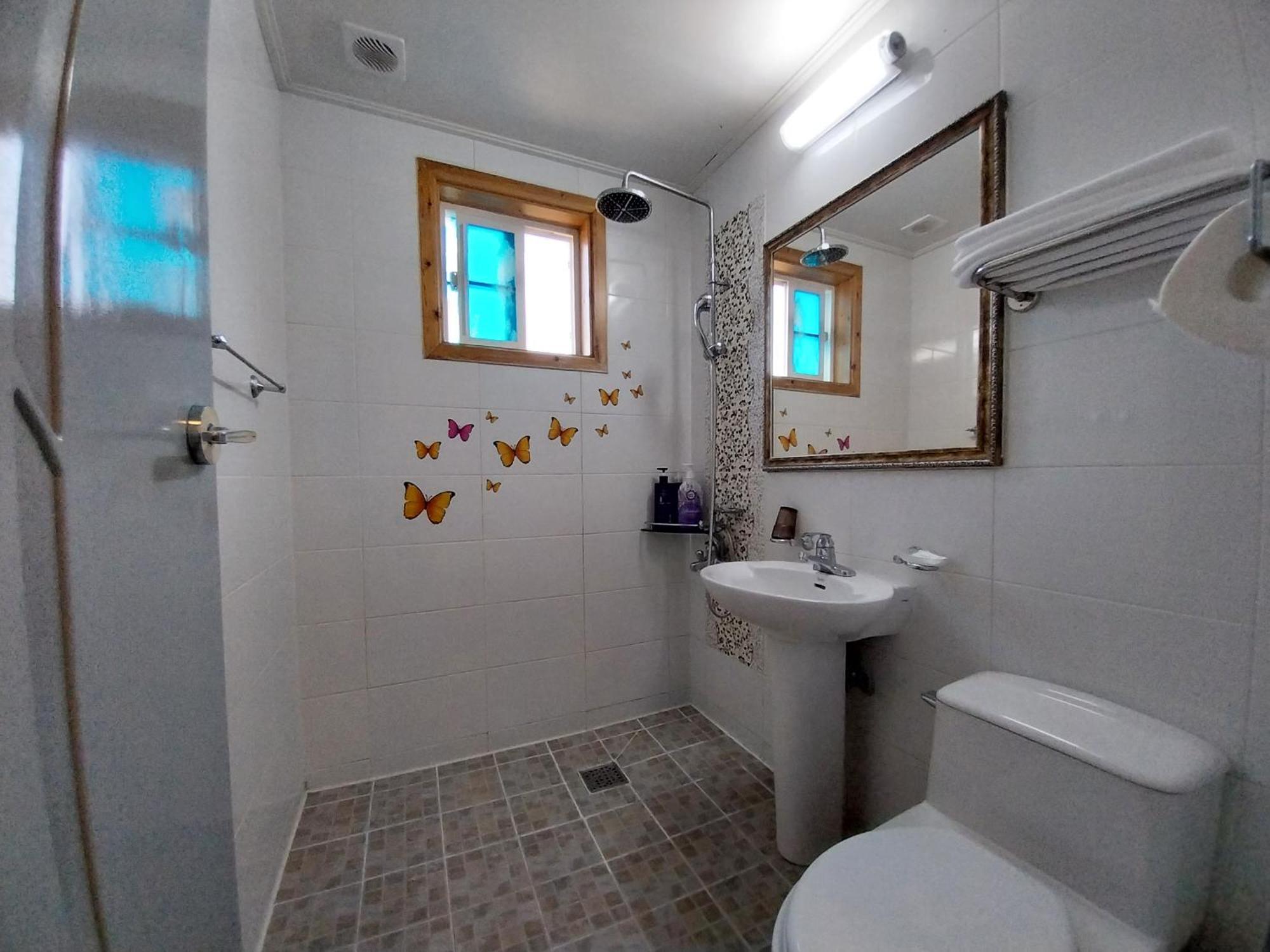 Another World Pension Gyeongju Ngoại thất bức ảnh